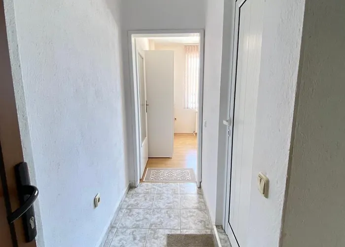 Апартамент Ropotamo *